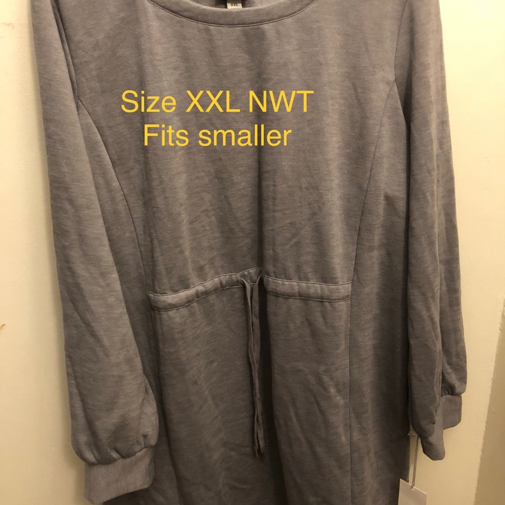 Long sleeve shirt, ties in the front!
